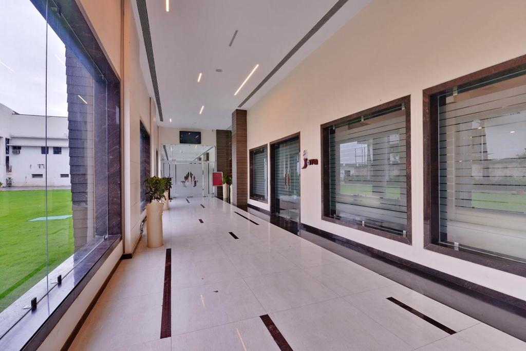 Bilāspur Hotel Silver Oak מראה חיצוני תמונה